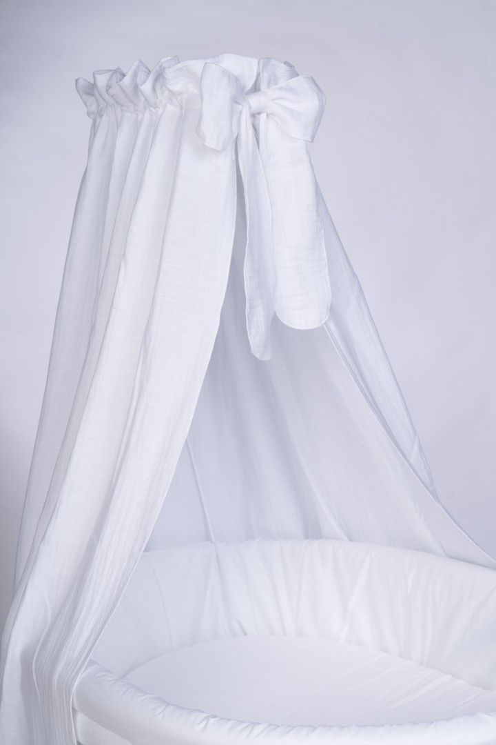 White Stubenwagen with soft canopy draped over oval-shaped bassinet. - Mionido - Bollerwagen Tony (natur)